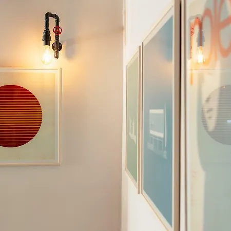 Apartment Podroom Art *