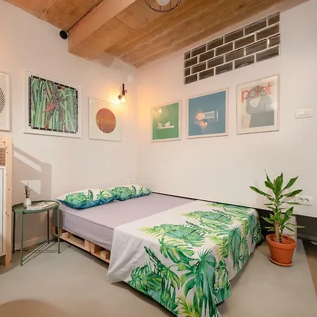 Apartment Podroom Art Split