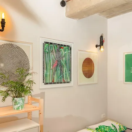 Apartment Podroom Art *